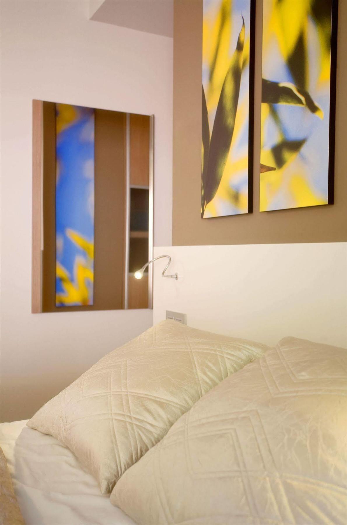 Hotel La Sequia Molinar Campdevanol Bagian luar foto